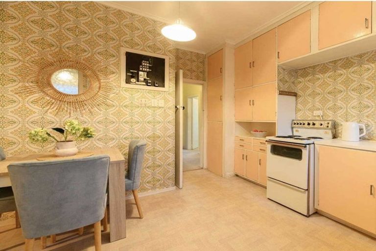 Photo of property in 1/16 Karaka Street, New Lynn, Auckland, 0600