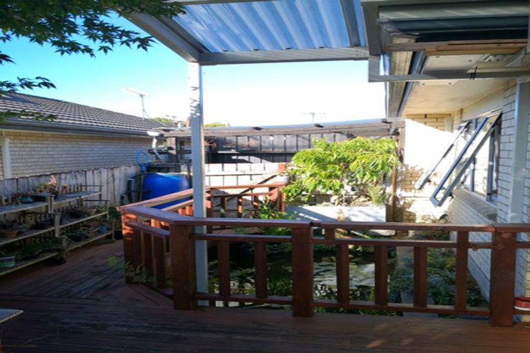 Photo of property in 16a Vera Road, Te Atatu South, Auckland, 0610