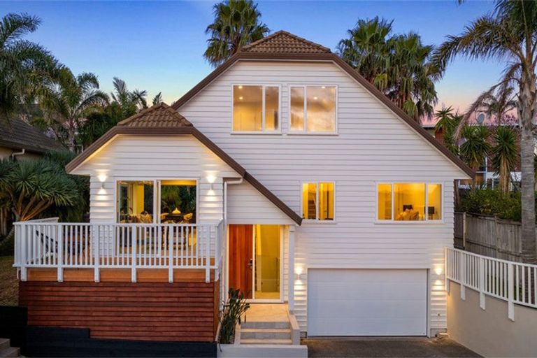 Photo of property in 2/3a Richards Avenue, Forrest Hill, Auckland, 0620