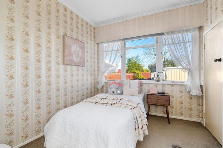 Photo of property in 1/6 Hillcrest Avenue, Hillcrest, Auckland, 0627