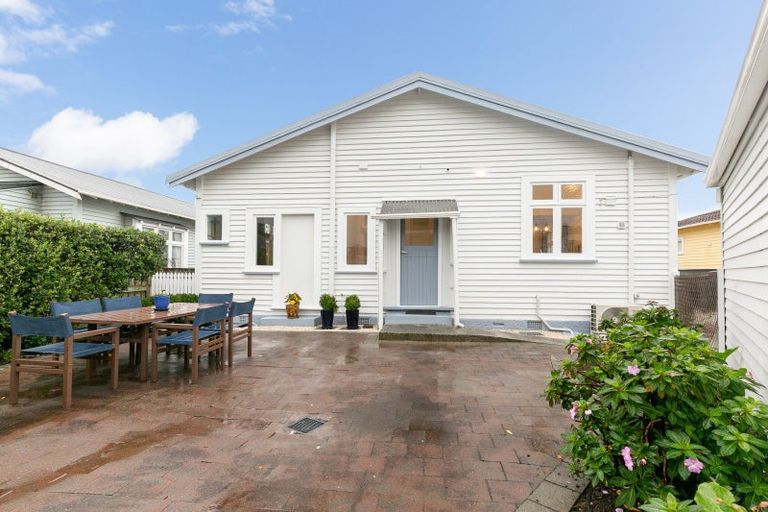 Photo of property in 36 Stone Street, Miramar, Wellington, 6022