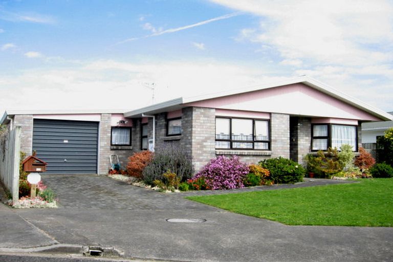 Photo of property in 10a Waharua Place, Tawhero, Whanganui, 4501