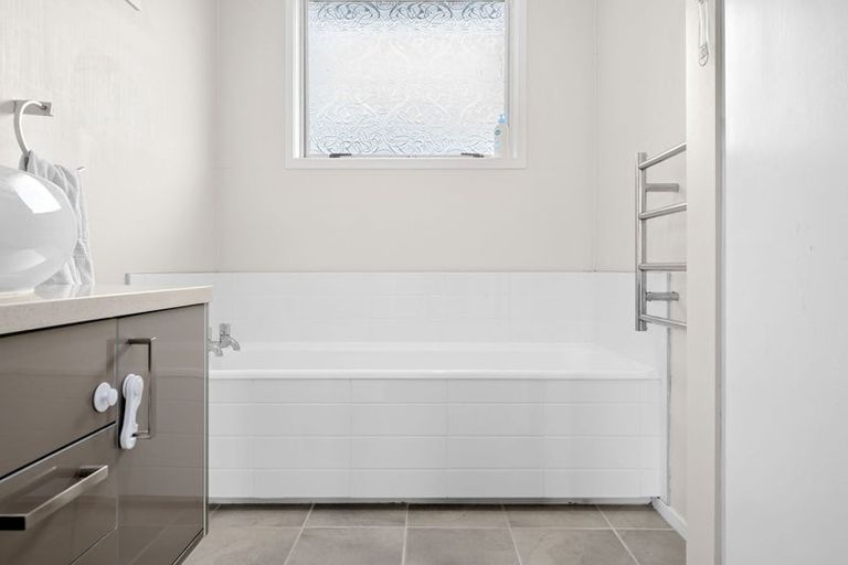 Photo of property in 8 Mckinley Place, Nawton, Hamilton, 3200