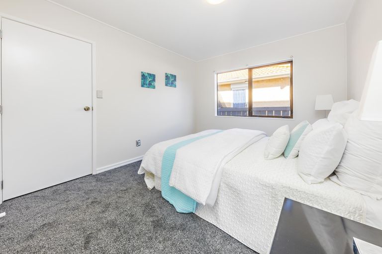 Photo of property in 2/72 Weymouth Road, Manurewa, Auckland, 2102