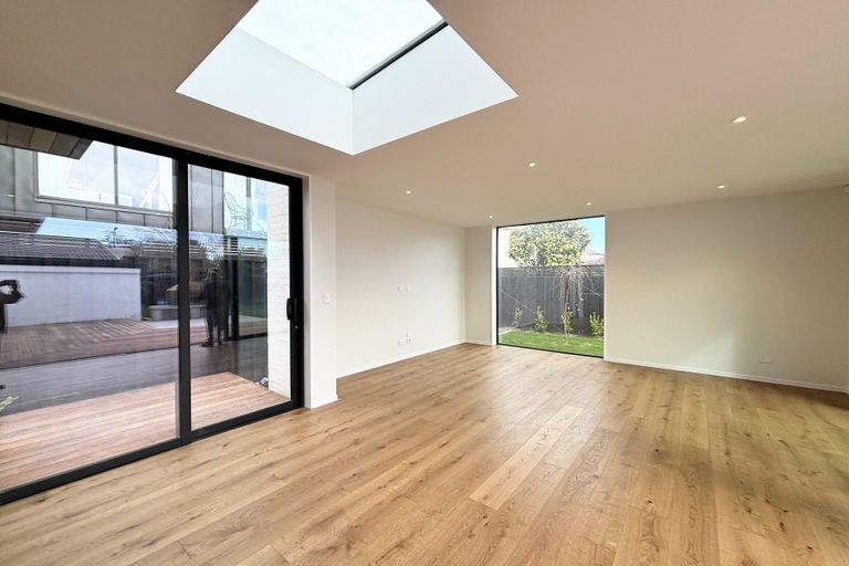 Photo of property in 2/7 Roa Road, Fendalton, Christchurch, 8041