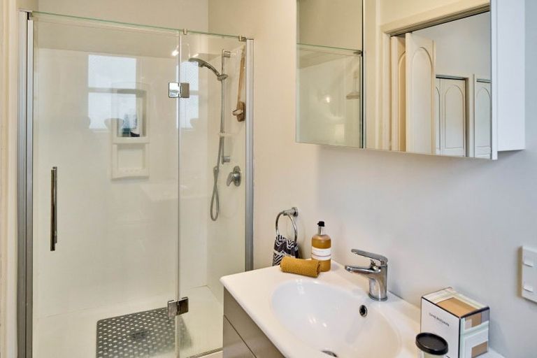 Photo of property in 20 Bloomfield Terrace, Hutt Central, Lower Hutt, 5010