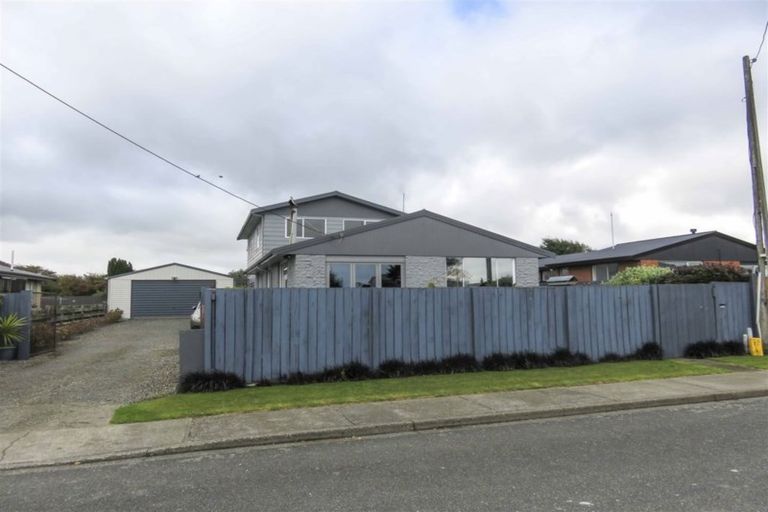 Photo of property in 79 Avon Road, Clifton, Invercargill, 9812
