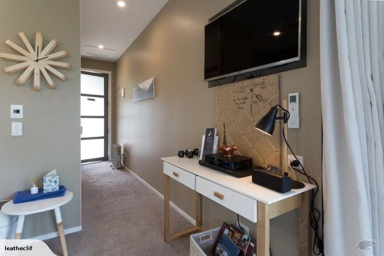 Photo of property in 2 Lindmore Lane, Lower Shotover, Queenstown, 9371