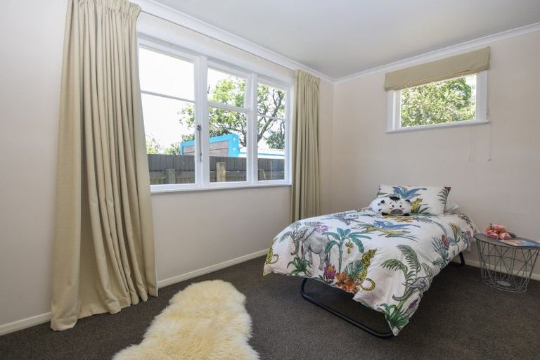 Photo of property in 15 Moreton Road, Carterton, 5713