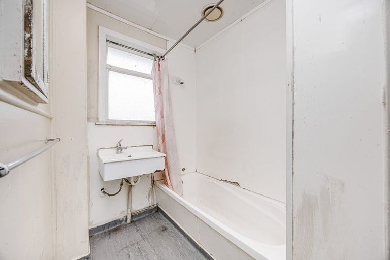 Photo of property in 29 Larsen Street, Otara, Auckland, 2025