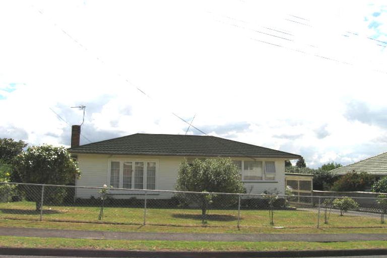 Photo of property in 3 Boler Place, New Lynn, Auckland, 0600
