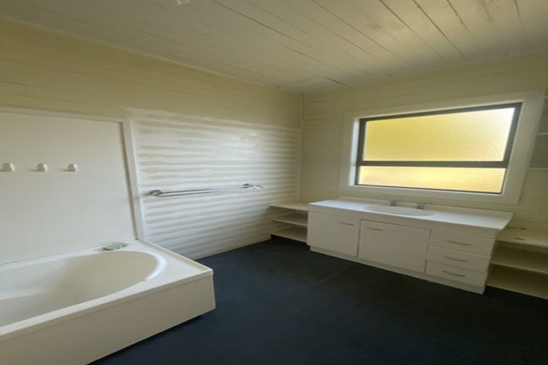 Photo of property in 95 Mackworth Street, Woolston, Christchurch, 8062