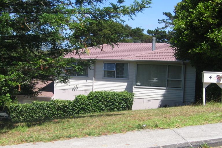 Photo of property in 4b Mcquoid Place, Glenfield, Auckland, 0629