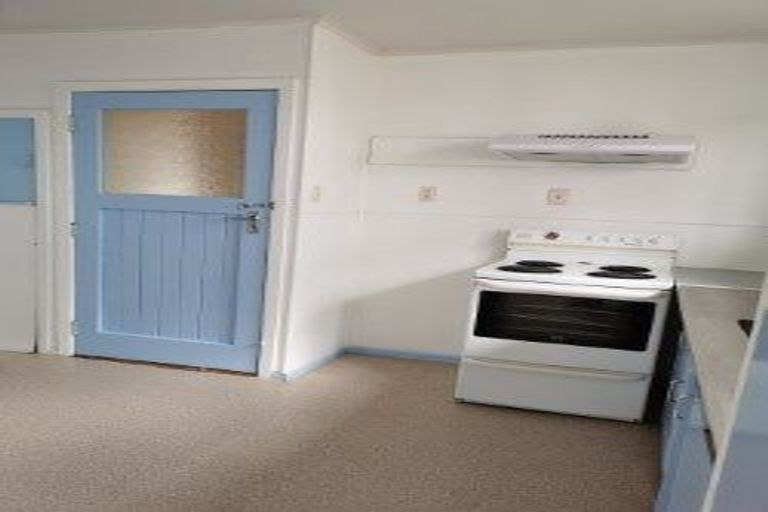 Photo of property in 6 Karamu Street, Te Atatu Peninsula, Auckland, 0610