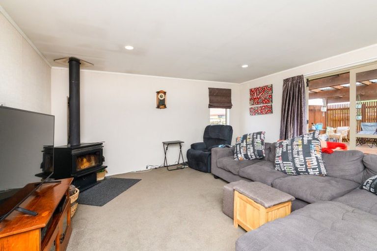 Photo of property in 21 Cleveland Heights, Kelvin Grove, Palmerston North, 4414