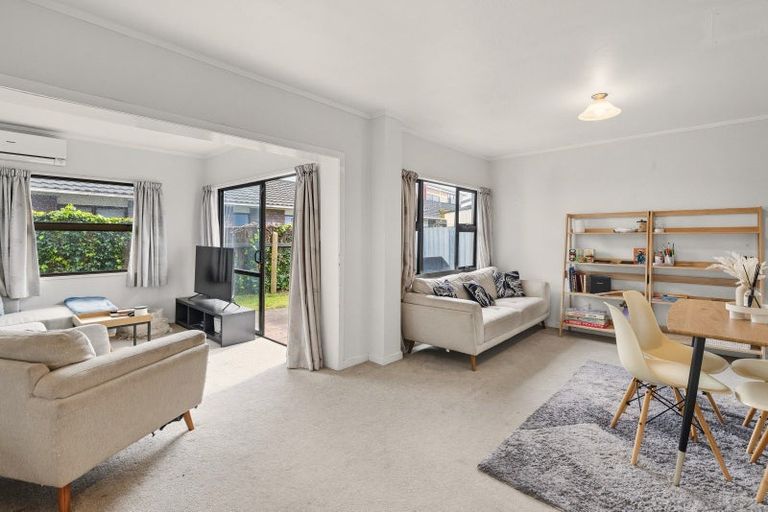 Photo of property in 2/569 Maunganui Road, Mount Maunganui, 3116