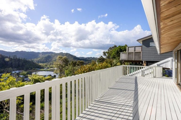 Photo of property in 6 Ridge Road, Tairua, 3508