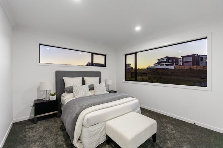 Photo of property in 52 Kumukumu Road, Long Bay, Auckland, 0630