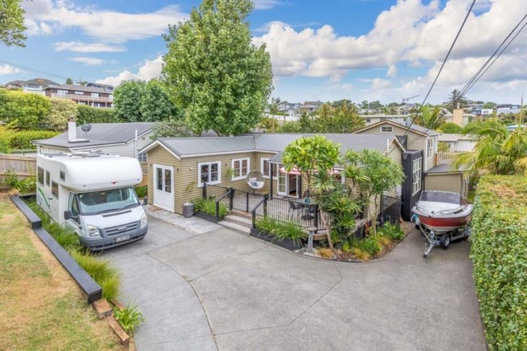 Photo of property in 7 Tipau Street, Torbay, Auckland, 0630