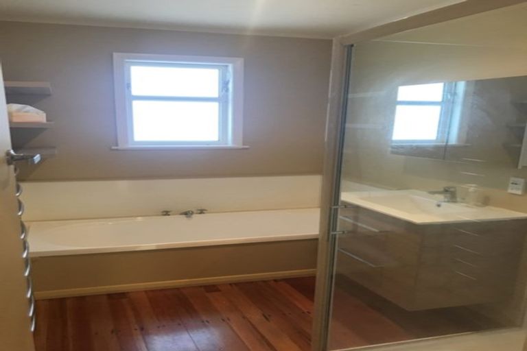 Photo of property in 60 Taylor Terrace, Tawa, Wellington, 5028