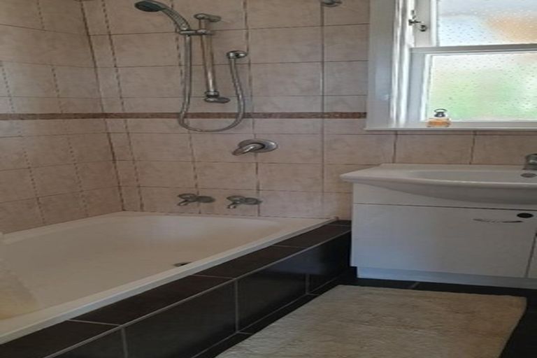 Photo of property in 15 Norfolk Street, Patea, 4520