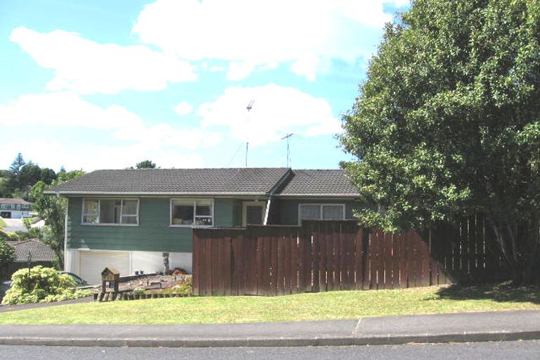 Photo of property in 18 Aralia Road, Sunnynook, Auckland, 0620