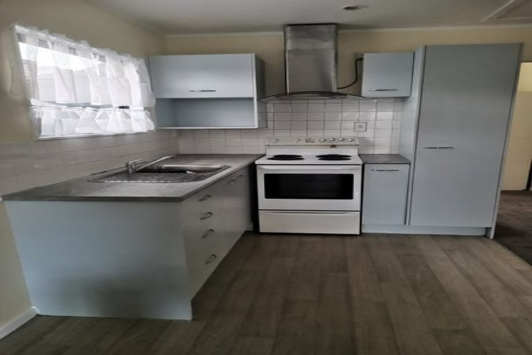 Photo of property in 43 Walworth Avenue, Pakuranga Heights, Auckland, 2010