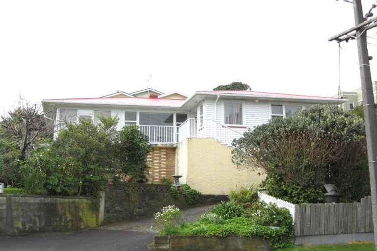 Photo of property in 1 Bonithon Avenue, Moturoa, New Plymouth, 4310