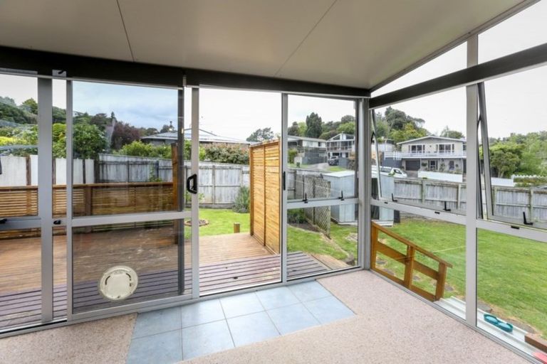 Photo of property in 117 Awanui Street, Merrilands, New Plymouth, 4312