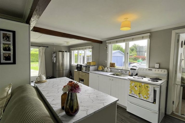 Photo of property in 53 Main North Road, Geraldine, 7930