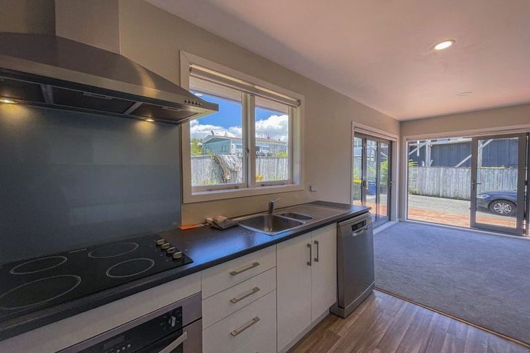 Photo of property in 39a Fairclough Road, Beach Haven, Auckland, 0626