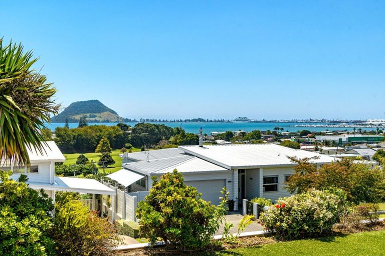 Photo of property in 3 Seaview Road, Otumoetai, Tauranga, 3110