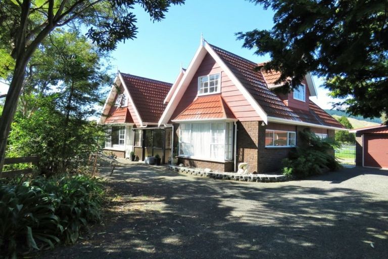 Photo of property in 54 Waihou Road, Levin, 5571