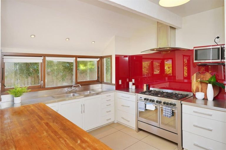 Photo of property in 70b Avonhead Road, Avonhead, Christchurch, 8042