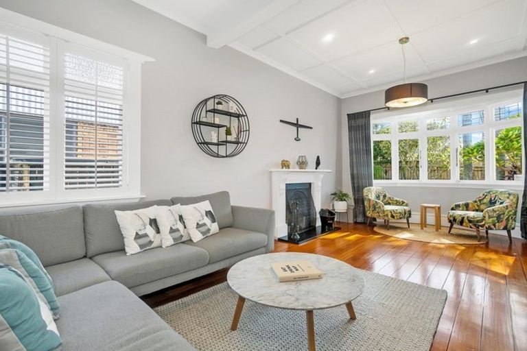 Photo of property in 9 Powell Street, Avondale, Auckland, 1026