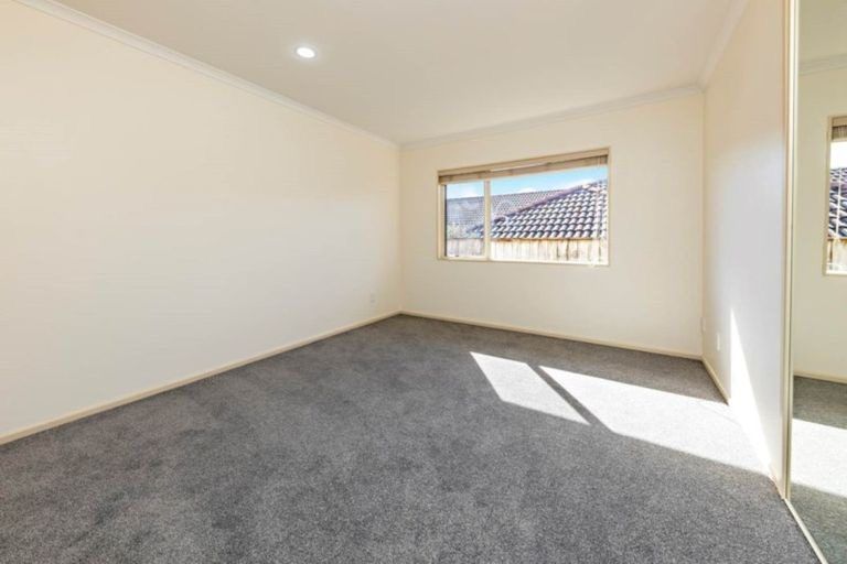 Photo of property in 16 Mordane Place, Flat Bush, Auckland, 2016