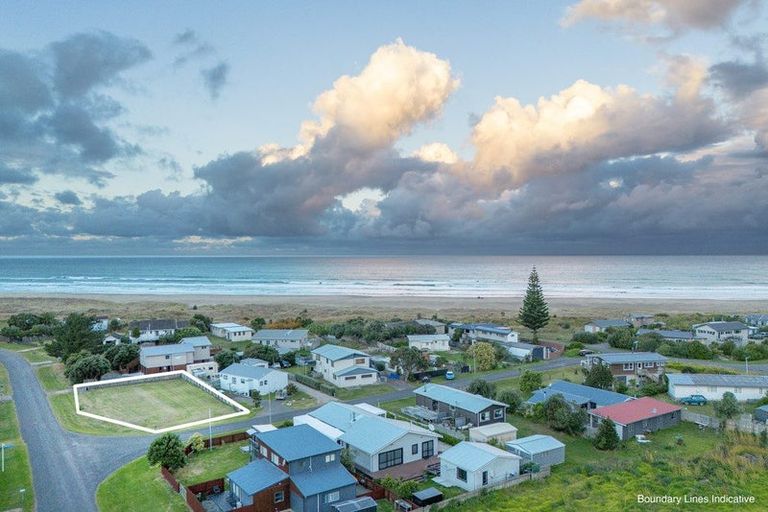 Photo of property in 10 Te Paerahi Road, Porangahau, 4293