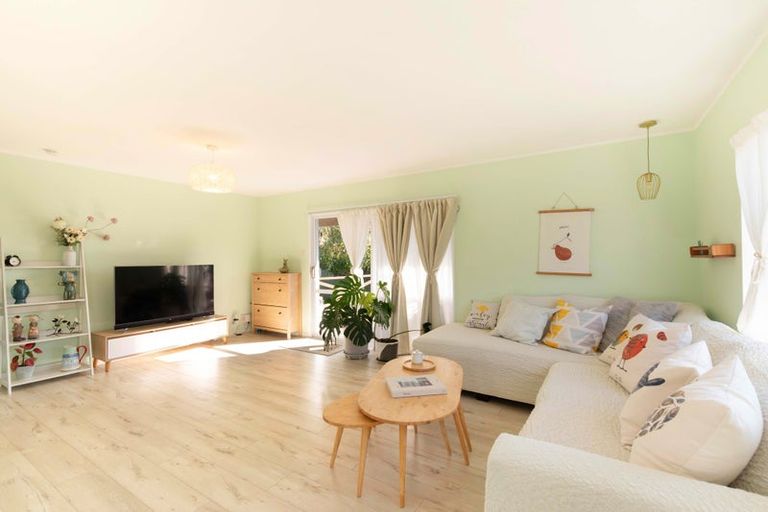 Photo of property in 1/616 Te Atatu Road, Te Atatu Peninsula, Auckland, 0610