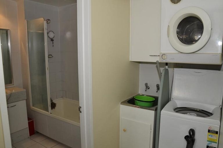 Photo of property in 8b Short Street, Otumoetai, Tauranga, 3110