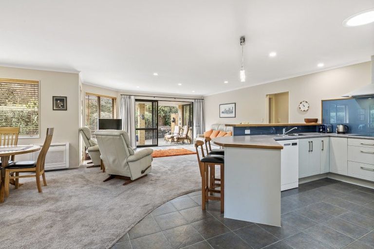Photo of property in 4 Bayview Park Lane, Orewa, 0931