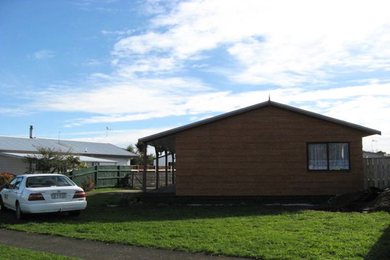 Photo of property in 671 Queen Street East, Levin, 5510