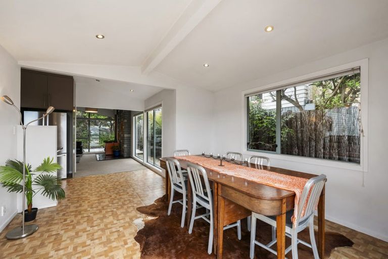 Photo of property in 11 Southern Cross Crescent, Island Bay, Wellington, 6023