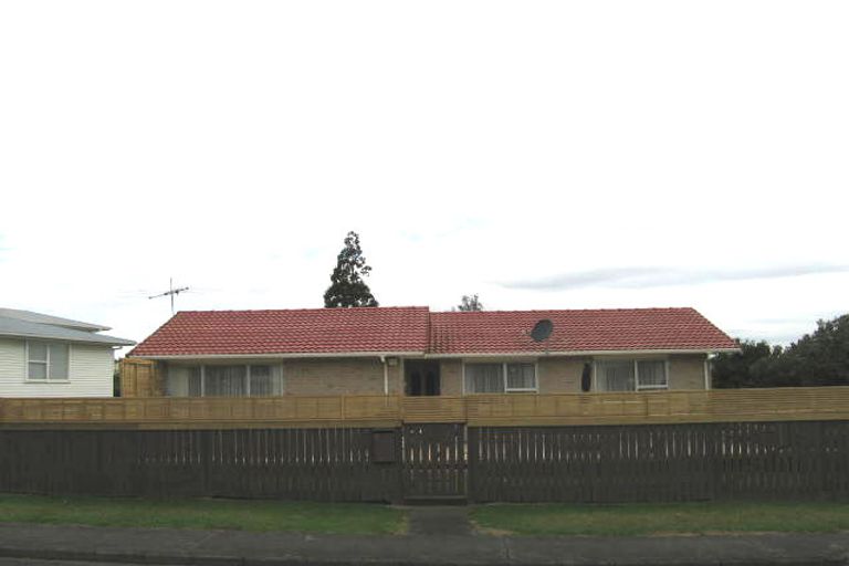 Photo of property in 3 Blue Way, Glendene, Auckland, 0602