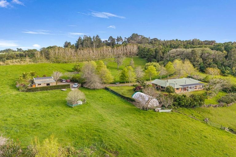 Photo of property in 11 Te Pahi River Drive, Paparoa, Maungaturoto, 0583
