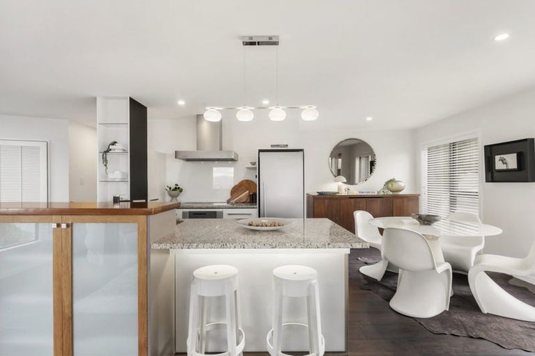 Photo of property in 1/25 Thane Road, Roseneath, Wellington, 6011