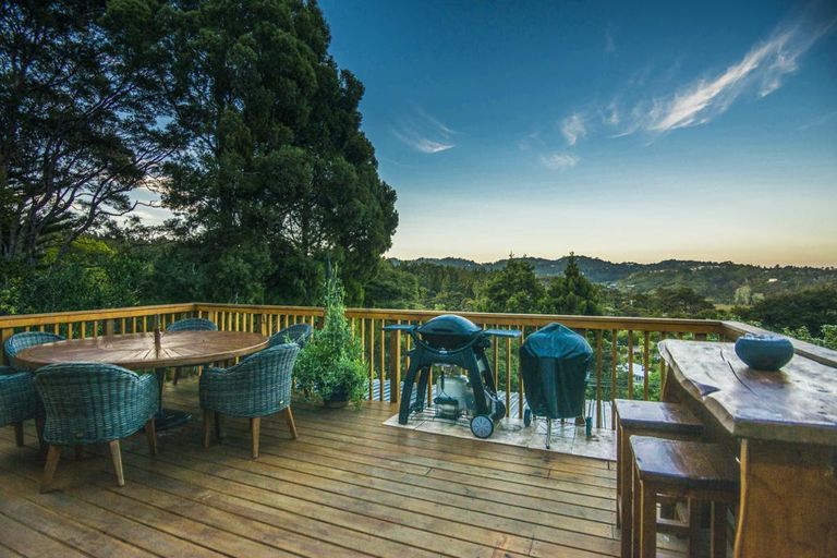 Photo of property in 59 Laingholm Drive, Laingholm, Auckland, 0604