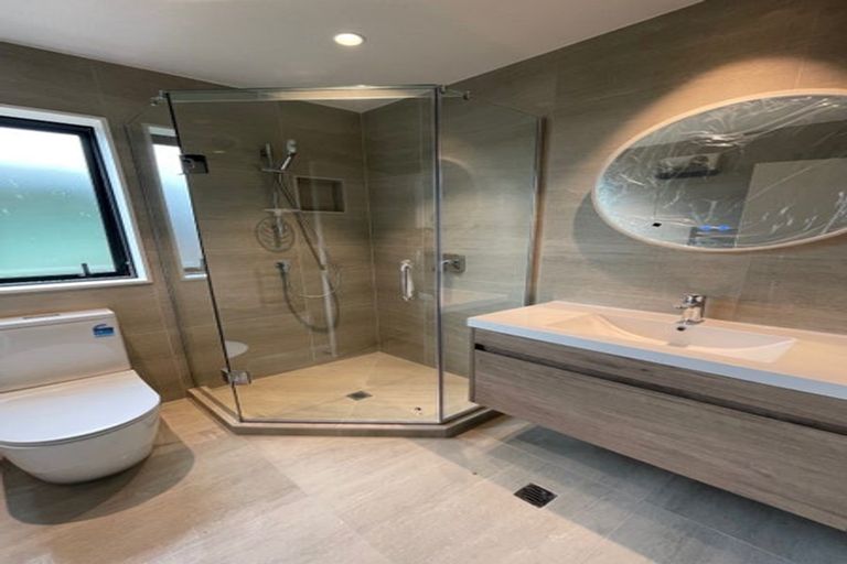 Photo of property in 40e Evelyn Place, Hillcrest, Auckland, 0627