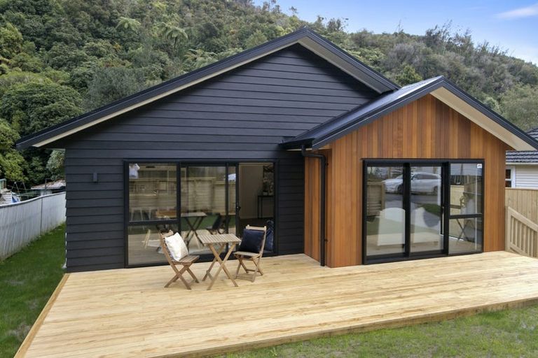 Photo of property in 38 Sunny Grove, Wainuiomata, Lower Hutt, 5014