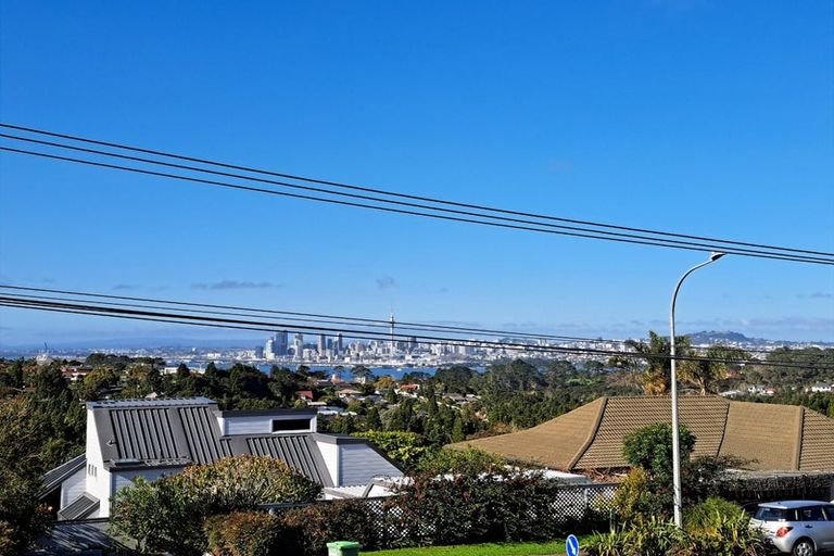 Photo of property in 19 Balmain Road, Birkenhead, Auckland, 0626