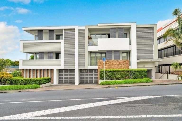 Photo of property in 1/23 Wellington Street, Howick, Auckland, 2014